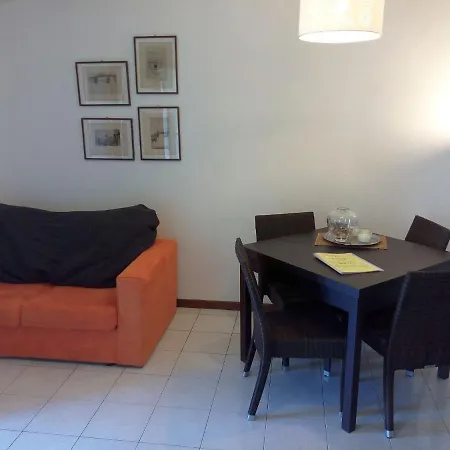 Newly Renovated Holiday With Scenic Hill-view Ferienhaus Lazise
