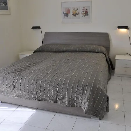Ferienhaus Newly Renovated Holiday With Scenic Hill-view Lazise